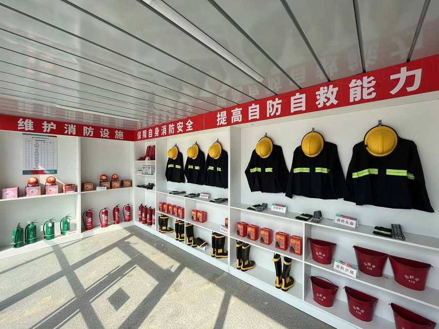 三分8号线项目部施工现场微型消防站内.jpg